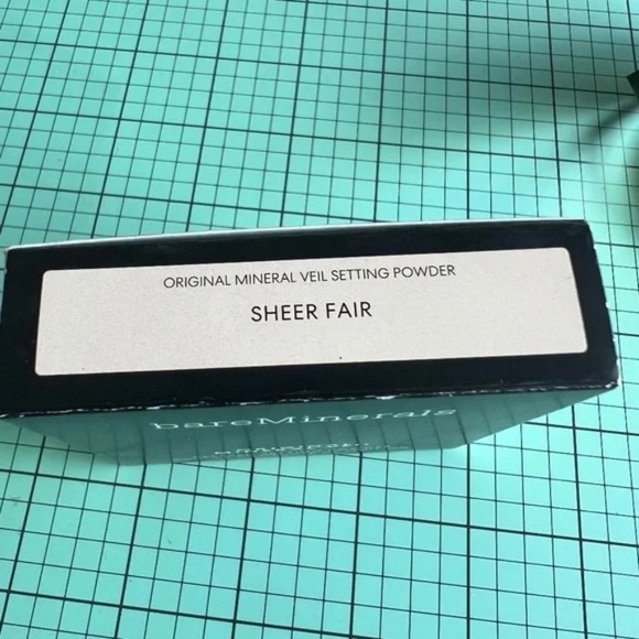 Bare Minerals Original Mineral Veil Pressed Setting Powder - Sheer Fair - Picture 6 of 8
